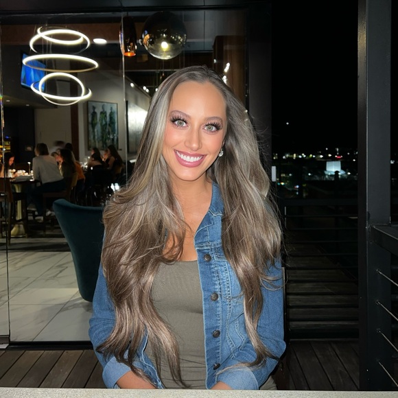 Meet your Posher, Alex - Picture 3 of 17